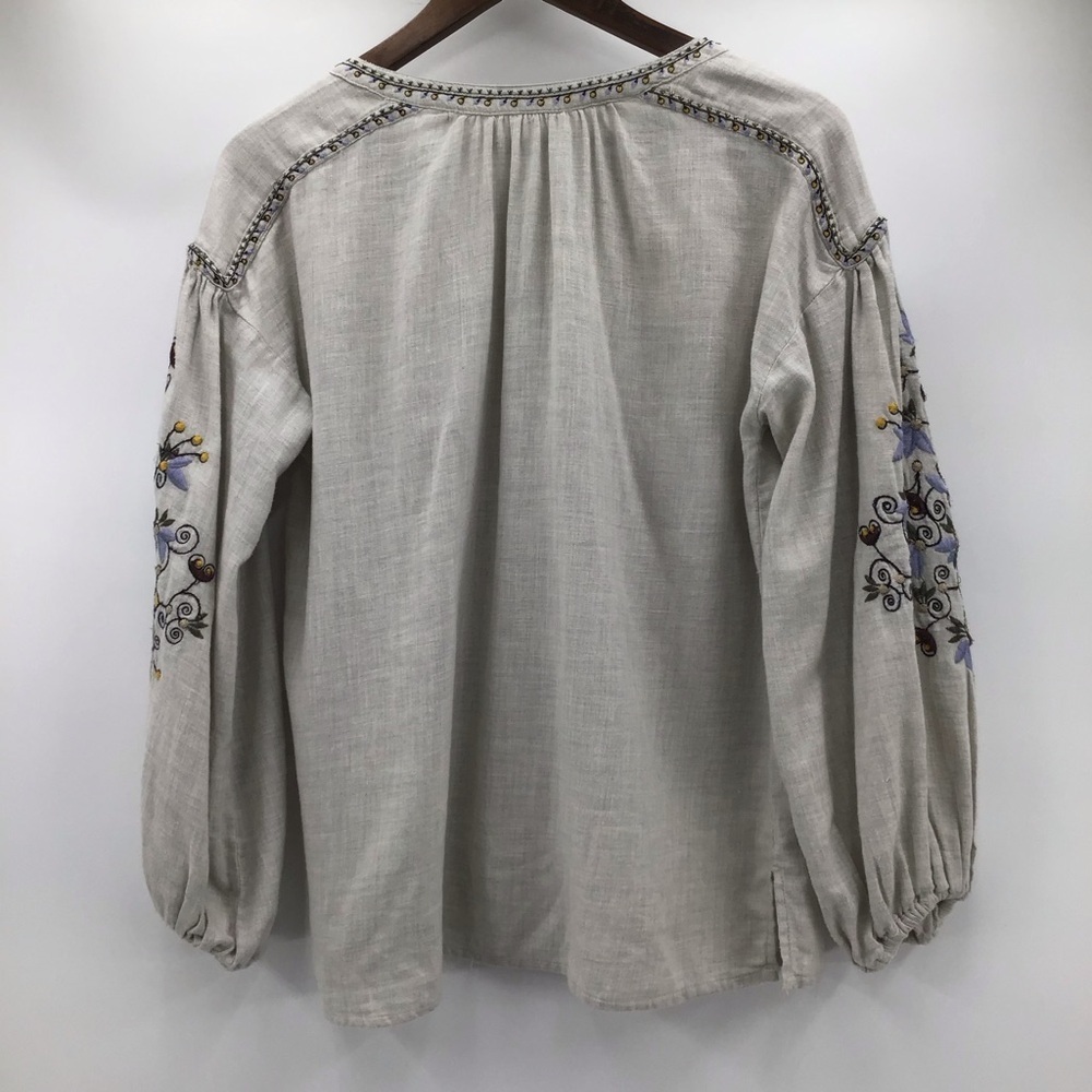Max Studio Light Gray Embroidered Peasant Boho Blouse - Picture 3 of 11